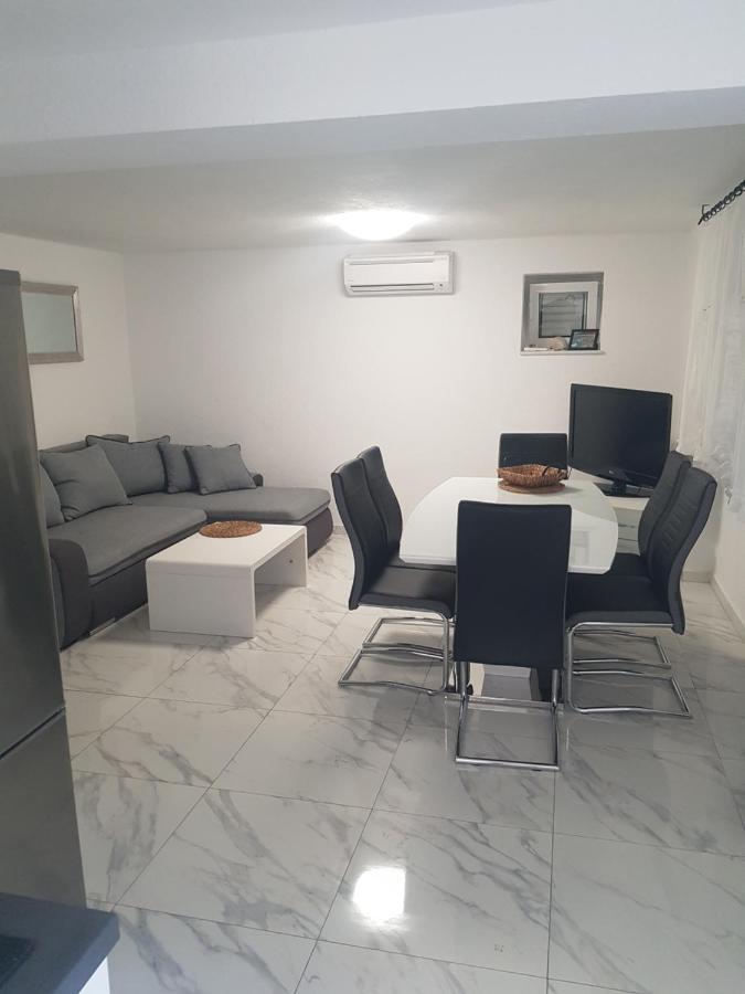 Apartment Jura Bilo Primosten Exterior photo